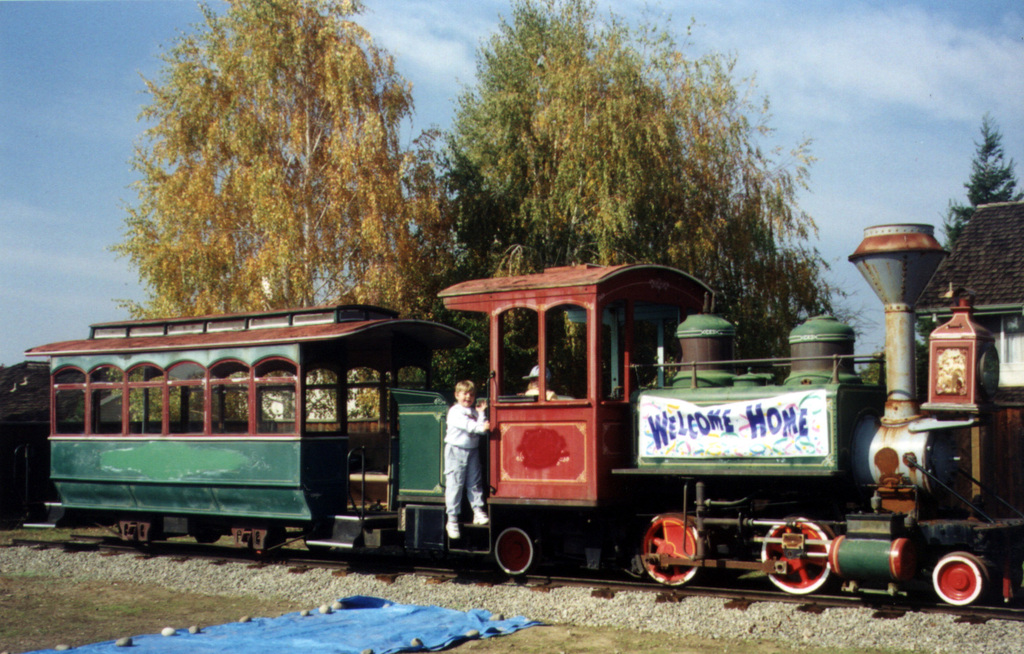 Image of #2 Fort Wilderness train at Bill Dundas